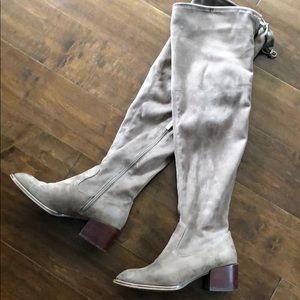 BCBG GENERATION knew high suede boots